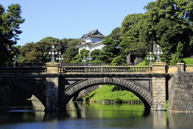 1-Day Tokyo Bus Tour - Imperial Palace area, plus bus windows full of Tokyo