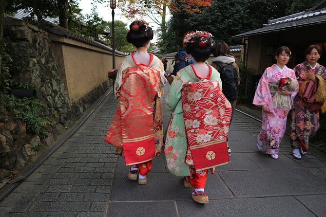 1 Hour Geisha Show in Kyoto - Tea House vs Gion Theater: Choose the Room Carefully