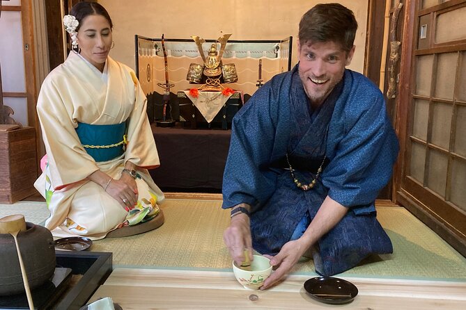 A Unique Antique Kimono and Tea ceremony Experience in English - Antique kimono fitting: more than a costume
