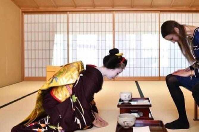 Authentic Kyoto Gion Geisha/Maiko Cultural Experience - Walking Into Gion: From Gion-Shijo to Hanamikoji Street