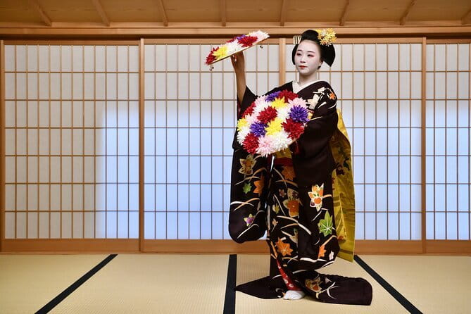 Authentic Kyoto Gion Geisha/Maiko Cultural Experience - Hanamikoji Street to the Doorstep: Why the Setup Matters