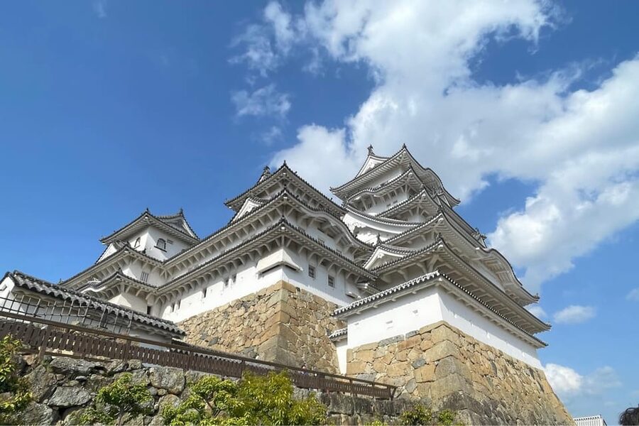 Best of Himeji Castle: 3hr Tour with Licensed Guide - Entering Himeji Castle: defenses you can see, not just read about