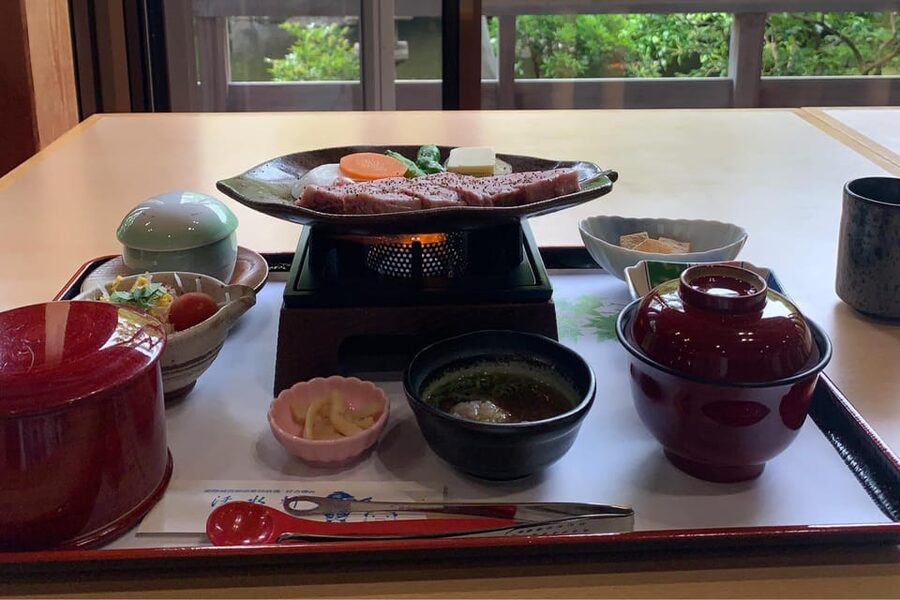Best of Himeji Castle: 3hr Tour with Licensed Guide - Food and local-life tips: what you do after the tour matters