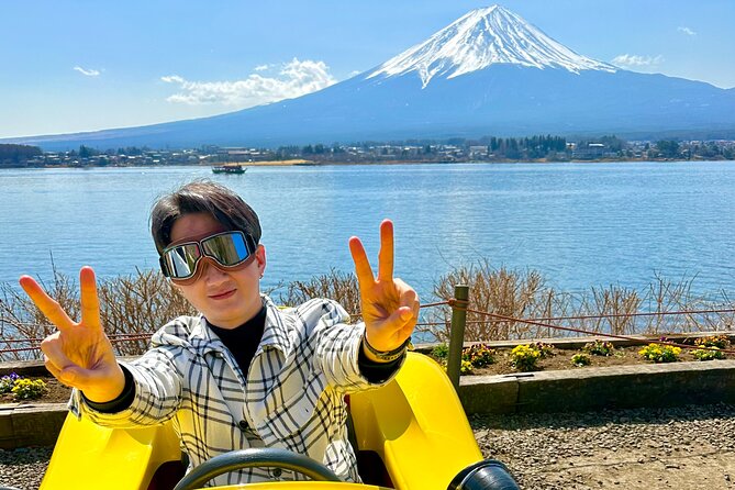 Cute & Fun E-Car tour following guide around Lake Kawaguchiko - Driving rules in Japan: what you must have to be behind the wheel