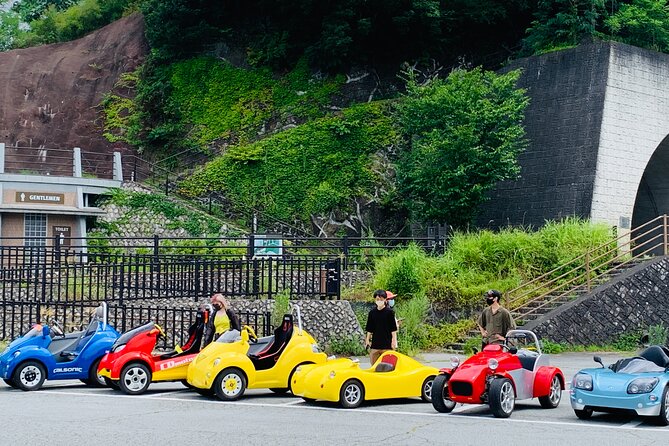 Cute & Fun E-Car tour following guide around Lake Kawaguchiko - Photography help that actually saves your attention