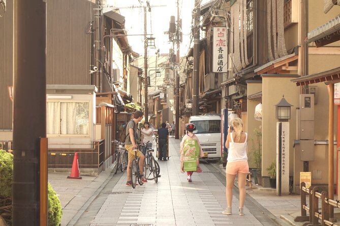 E-Bike Tours of the highlights of Kyoto!!! - Stop 4: Kinkakuji Temple and the Golden Pavilion in person