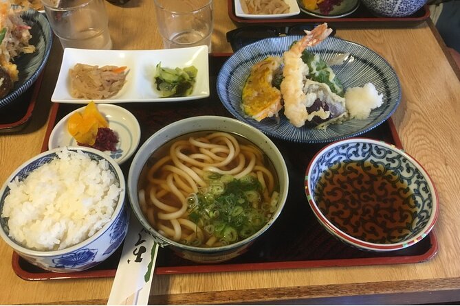 Early Bird E-biking through East Kyoto - Gion backstreets and Higashi Hongan-ji: Kyoto after the big names
