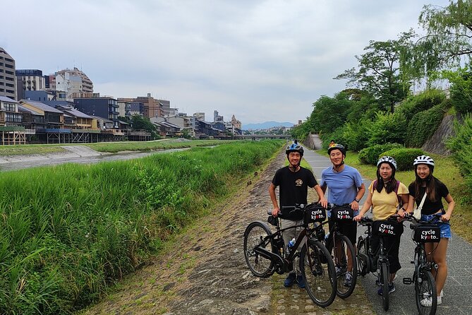 Early Bird E-biking through East Kyoto - Fushimi Inari-taisha and Tofuku-ji: icons first, with a smart ride-in