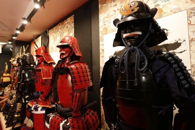 Experience of Samurai and Samurai license of Samurai Armor Photo Studio - Picking your armor and making it look like you meant it
