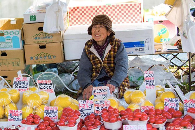 Experience the energy of Kochi: Sunday Market Tour includes Kochi Castle - Why Kochi on Sunday works so well for first-time visitors