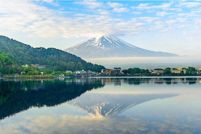 Experience the Stunning Nature of Mt.Fuji - Private Tour - Lake Kawaguchiko lunch with hoto noodles you can taste