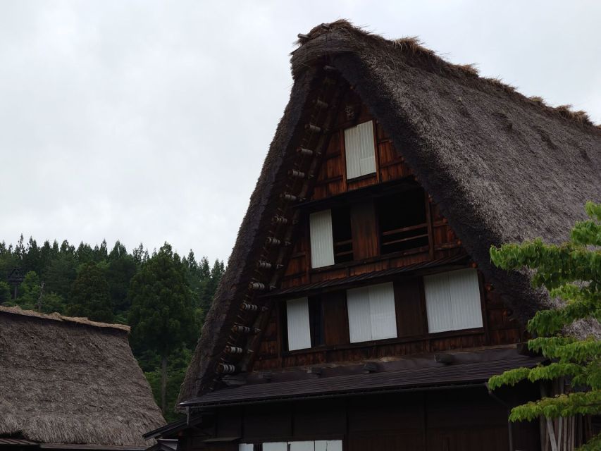 From Takayama: Guided Day Trip to Takayama and Shirakawa-go - Planning your self-guided hour inside Shirakawa-go