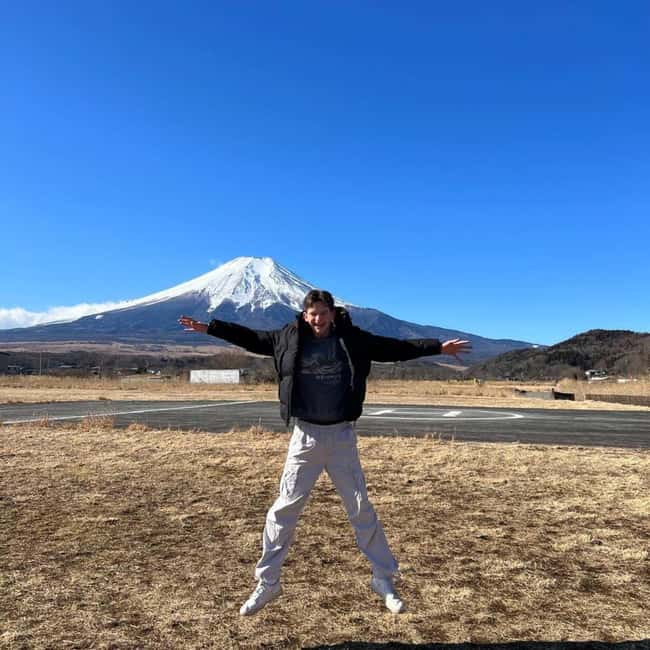 From Tokyo: Mt Fuji Private Day Tour In Luxury Land Cruiser - Oshino Hakkai: crystal-clear ponds and an easy way to slow down