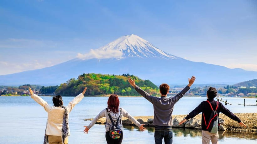 From Tokyo: Must-Visit Mount Fuji Highlight Full-Day Tour - Lake Yamanaka and Hirano Beach for a softer finish