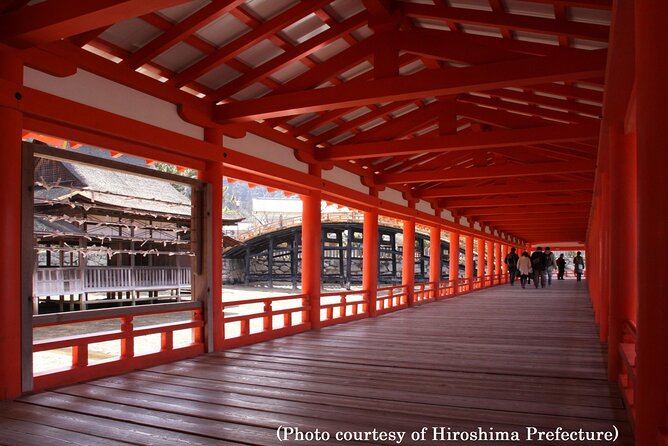 Full Day Hiroshima and Miyajima Bus Tour from Hiroshima - Miyajima and Itsukushima Shrine: the famous red tori gate moment