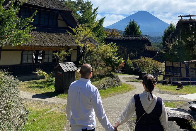 Full Day Tour to Mount Fuji in Spanish - Stop 4: Saiko Lake, a film location beside Aokigahara Forest