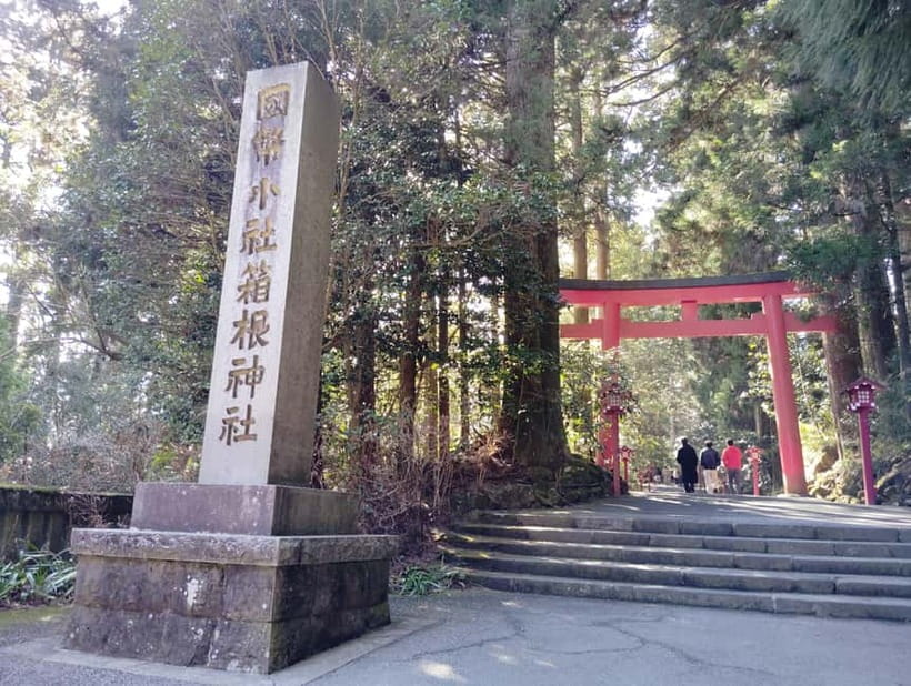 Hakone Adventure: Explore Nature’s Beauty and Tranquility - Timing, crowds, and why your return train matters