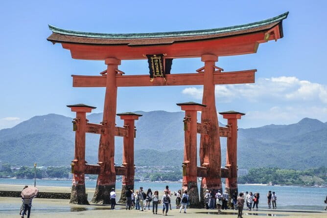 Hiroshima and Miyajima by Bike and Boat - Itsukushima Shrine and lunch: the gates moment, plus real food (Stop 7)