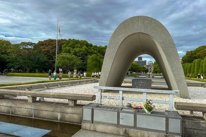 Hiroshima and Miyajima Day Trip with Itsukushima Shrine & Ferry - Ferry to Miyajima: the scenic reset that makes the day work