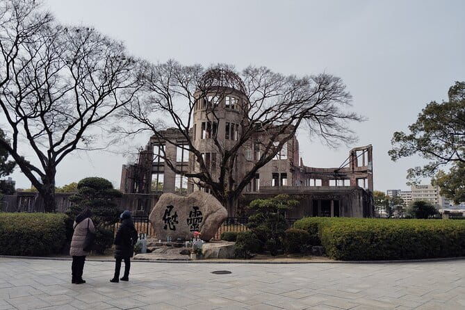 Hiroshima and Miyajima Private Guided Tour - Itsukushima Shrine and the floating torii gate