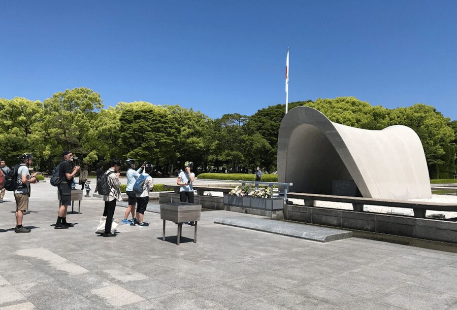Hiroshima: Best of Hiroshima Guided Bike Tour - Peace Memorial Park and the Atomic Bomb Dome, seen with time to think