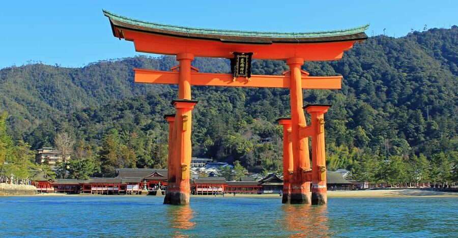 Hiroshima: Hiroshima and Miyajima UNESCO Sites 1-Day Tour - Peace Memorial Museum strategy: how to make 1 hour feel like more