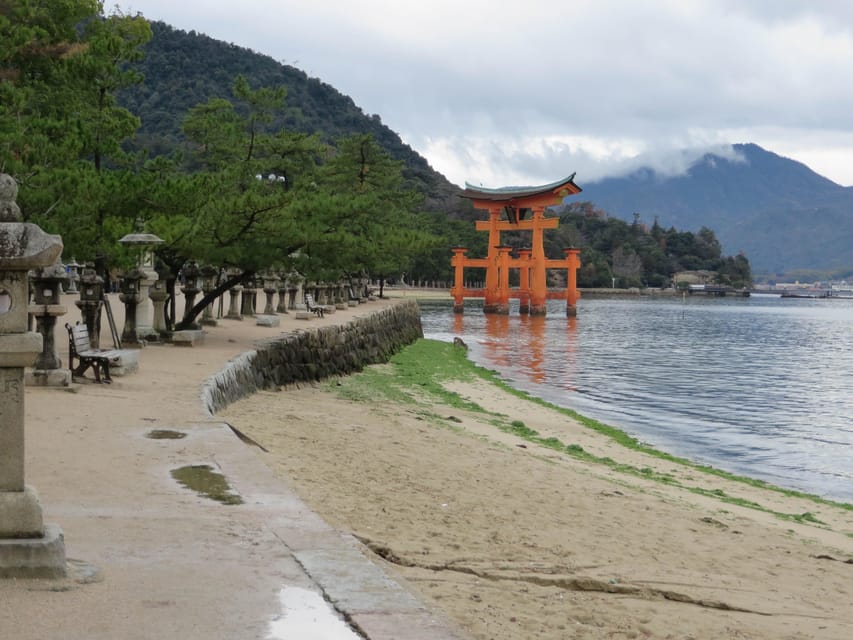 Hiroshima: History and Hidden Gems Tour - Pacing, rain, and how walking fits into 3 hours