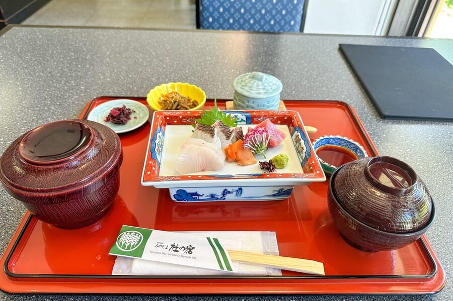 Hiroshima: Miyajima Half-day Historical Walking Tour - Seeing Itsukushima Shrine from the water, and understanding the tide design
