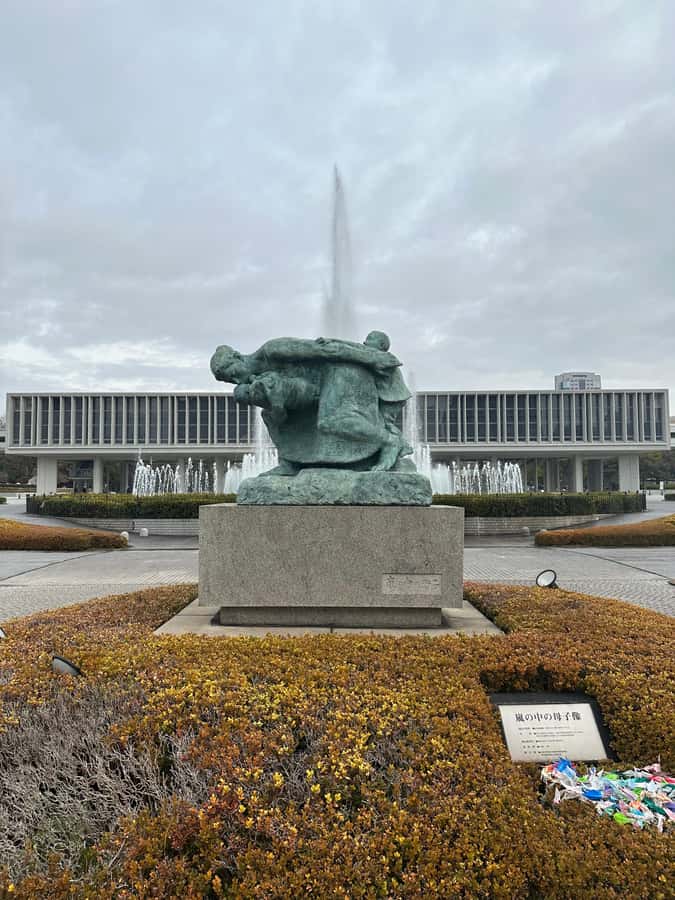 Hiroshima: Private City Highlights Walking Tour - How the guides keep the day moving (without losing meaning)