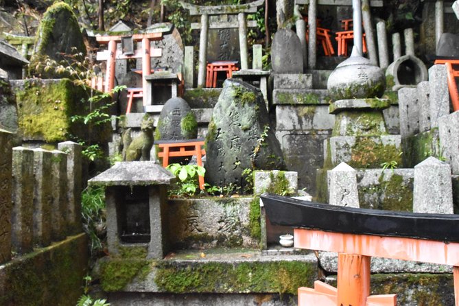 Inside of Fushimi Inari - exploring and lunch with locals - Timing and value: how $72.26 fits what you actually get