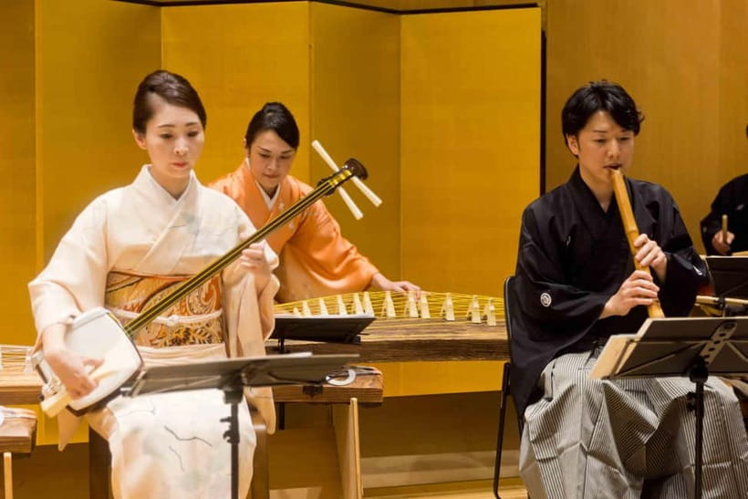Japanese Traditional Music Show in Tokyo - Why Zakuro Show Works for First-Time Japanese Music Fans