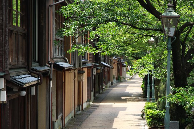 Kanazawa Half Day Tour (Private Guide) - Private guide perks you actually feel in the moment