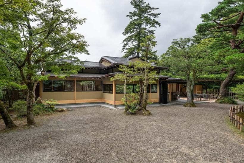 Kanazawa: Kenrokuen Tea Ceremony Experience - Wagashi sweets by a renowned confectioner, and how they pair with ceremonial matcha