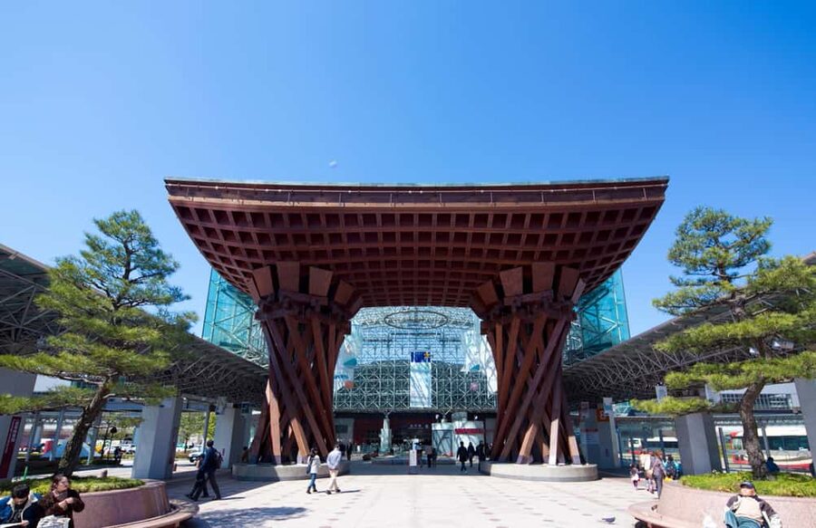 Kanazawa Private/Group Walking Tour: Local & Major Highlight - Oyama Shrine: a shrine stop with castle-town context