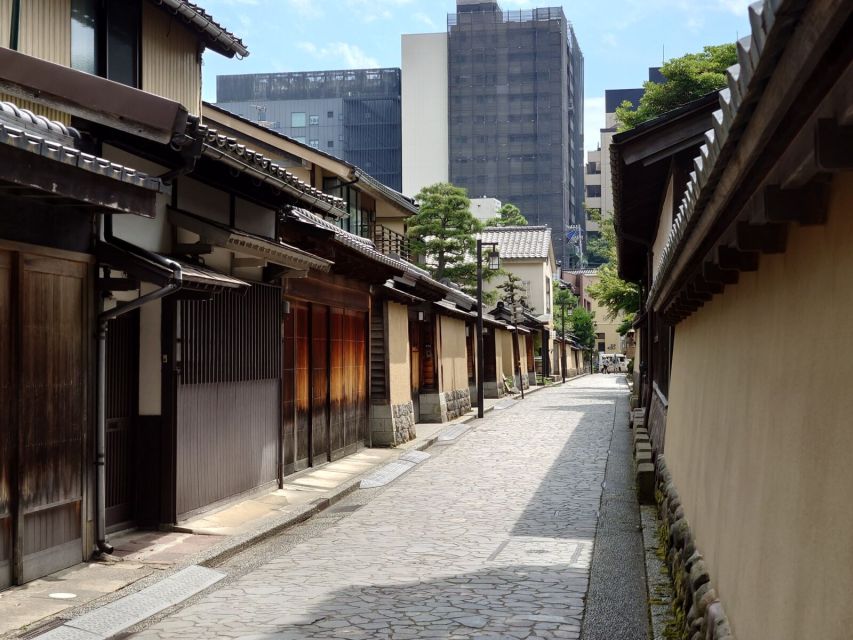 Kanazawa: Samurai, Matcha, Gardens and Geisha Full-Day Tour - Gyokusen-an tea house matcha, wagashi, and tea etiquette