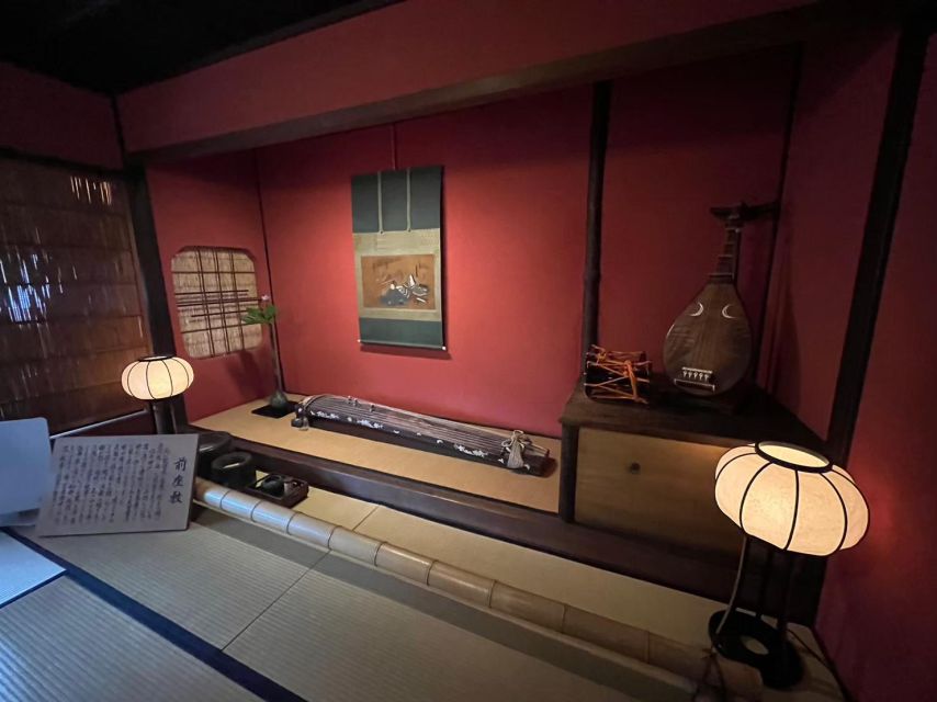 Kanazawa: Samurai, Matcha, Gardens and Geisha Full-Day Tour - Shima geisha tea house: classic architecture you can actually see inside