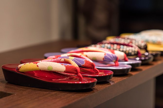 Kimono and Yukata Experience in Kyoto - Choosing and getting fitted: kimono and yukata without the guessing game