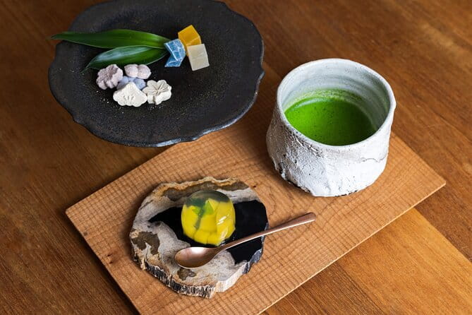 Kintsugi Workshop Class in Shibuya, Tokyo with mon cadeau - Matcha Tea, Local Sweets, and the Traditions You Actually Need