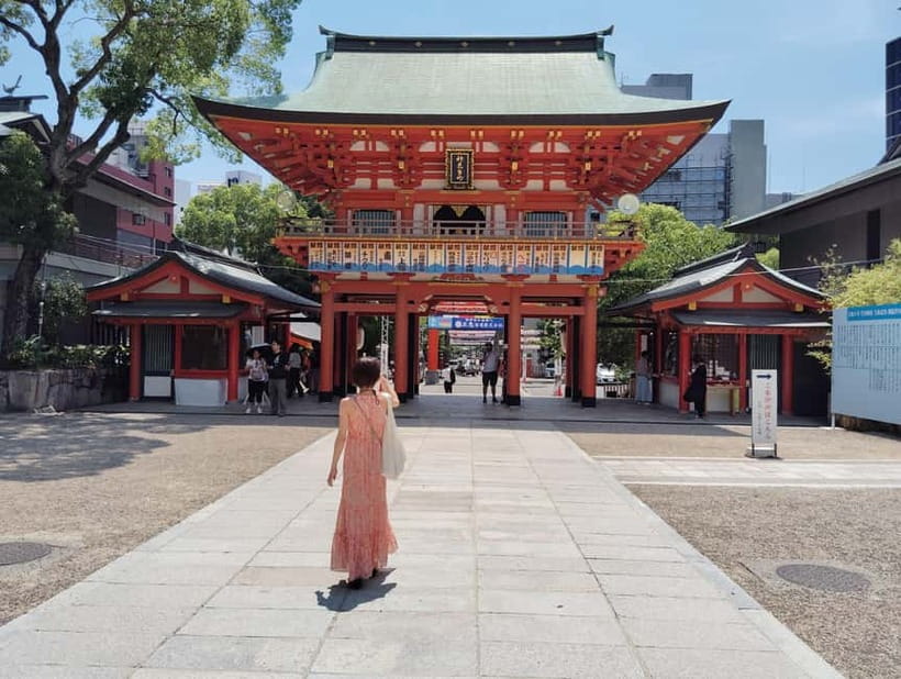 Kobe: Kobe City Highlights Guided Tour - Shrine, Port, Tower - Kobe Port Tower, the Iron Landmark and a View Worth the Climb
