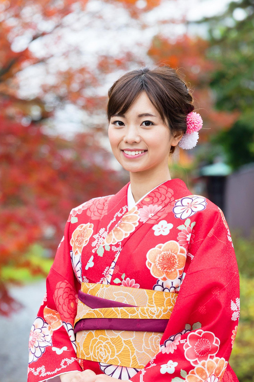Kyoto: 1 Day Traditional Japanese Kimono Rental Experience - Choosing Your Kimono Look: How Selection Actually Feels