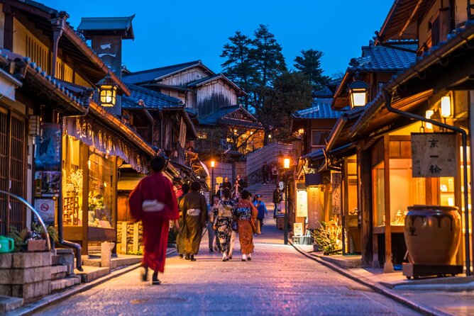 Kyoto 5-Star Geisha Night Walk: Small-Group Authentic Experience - Kabuki Theater Stop: The Traditional Stage Arts Connection