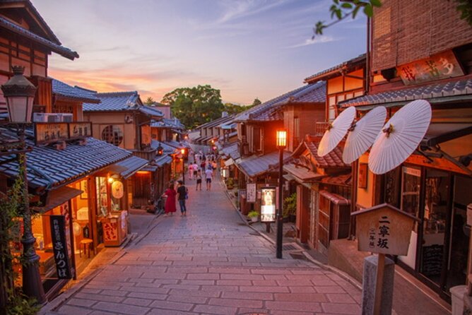 Kyoto 5-Star Geisha Night Walk: Small-Group Authentic Experience - Hanamikoji Street and Gion Corner: Where Training Stories Make the Alleyways Mean Something