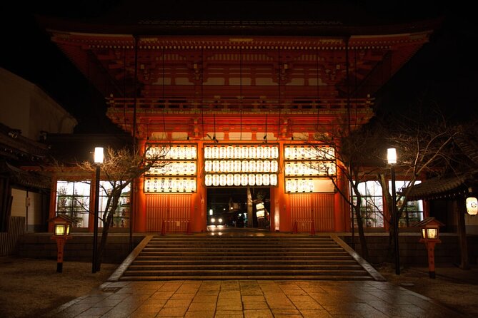 Kyoto 5-Star Geisha Night Walk: Small-Group Authentic Experience - Hōkan-ji Temple (Yasaka Pagoda): One of the Best Photo Windows of the Night