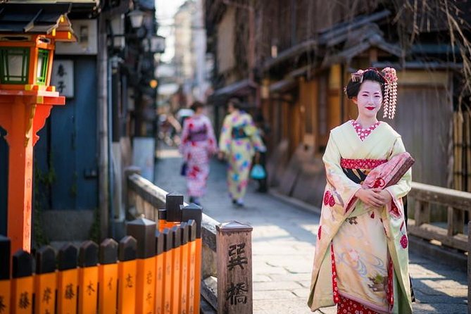 Kyoto 6hr Private Tour with Government-Licensed Guide - Fushimi Inari, Kiyomizu-dera, Gion and Nishiki: the first-timer route that feels like Kyoto