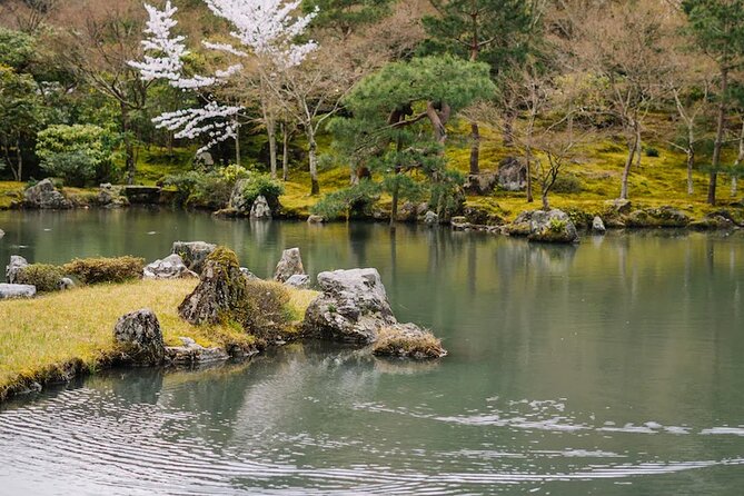Kyoto Arashiyama Walking Tour: Bamboo, Monkeys, Gardens & Secrets - Tenryu-ji Temple and Sogenchi Teien: UNESCO Garden Time