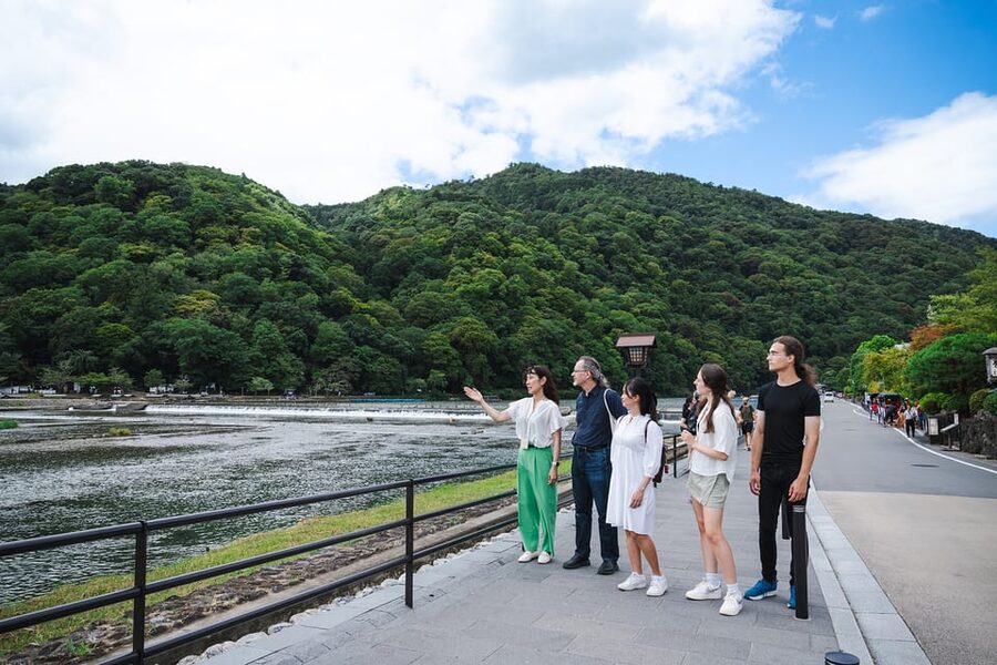 Kyoto: Arashiyama Walking Tour with Local Guide - Price and value: $34 with guide and Hogon-in entry, plus one key missing piece