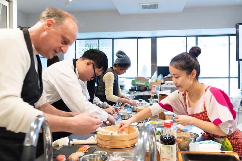 Kyoto: Enjoy Sushi & Market Tour! Best for Family & Couple! - Key highlights you will feel right away