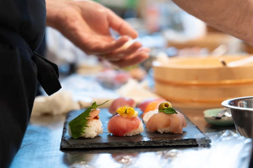 Kyoto: Enjoy Sushi & Market Tour! Best for Family & Couple! - Nishiki Market fish cutting: how to spot quality when you’re not a pro
