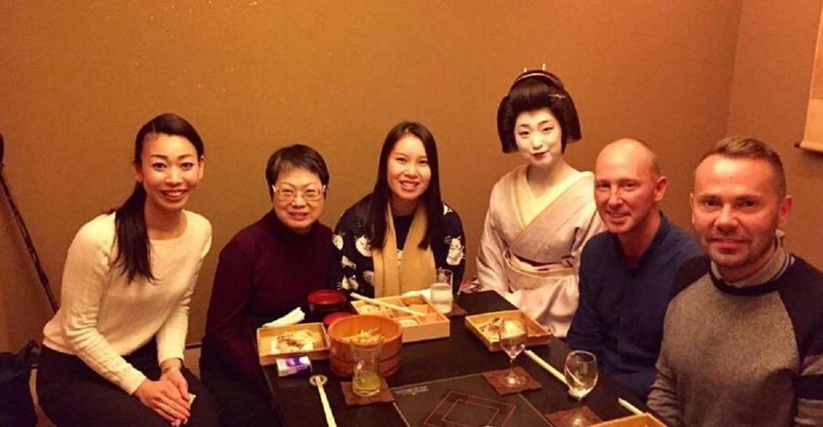 Kyoto Evening Gion Food Tour - The walking portion: Gion and Shirakawa with culture built in