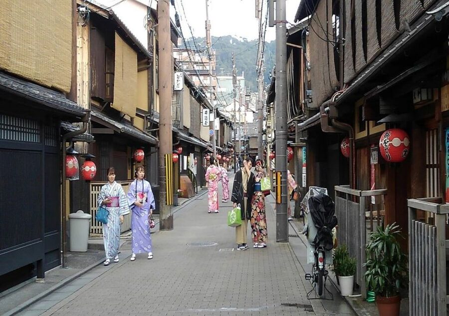 Kyoto Evening Gion Food Tour - Architecture and timing: the practical payoff of a guided evening